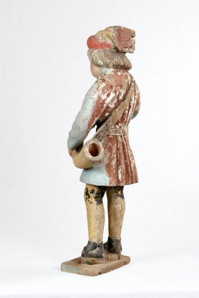 Revers, de trois quarts gauche. © Région Bourgogne-Franche-Comté, Inventaire du patrimoine Revers, de trois quarts gauche. © Région Bourgogne-Franche-Comté, Inventaire du patrimoine