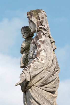 Détail de la statue. © Région Bourgogne-Franche-Comté, Inventaire du patrimoine Détail de la statue. © Région Bourgogne-Franche-Comté, Inventaire du patrimoine