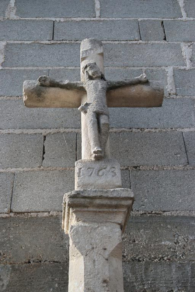 Détail de la croix. © Région Bourgogne-Franche-Comté, Inventaire du patrimoine Détail de la croix. © Région Bourgogne-Franche-Comté, Inventaire du patrimoine