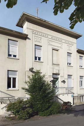 Clinique de dermato-vénéréologie, détail de la façade. © Région Bourgogne-Franche-Comté, Inventaire du patrimoine