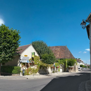 Vue des bâtiments depuis la rue. © Région Bourgogne-Franche-Comté, Inventaire du patrimoine
