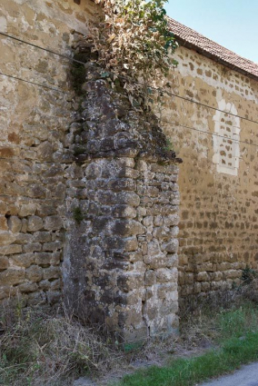 Chapelle : contrefort central du mur de long-pan sur rue. © Région Bourgogne-Franche-Comté, Inventaire du patrimoine
