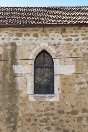 Chapelle : fenêtre brisée du mur de long-pan sur rue. © Région Bourgogne-Franche-Comté, Inventaire du patrimoine