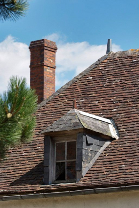 Bâtiment principal : lucarne. © Région Bourgogne-Franche-Comté, Inventaire du patrimoine