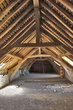 Comble et charpente du bâtiment sud. © Région Bourgogne-Franche-Comté, Inventaire du patrimoine