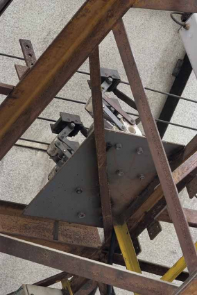 Détail : pantographe en Z. © Région Bourgogne-Franche-Comté, Inventaire du patrimoine