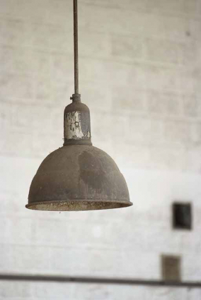 Ancien éclairage industriel. © Région Bourgogne-Franche-Comté, Inventaire du patrimoine