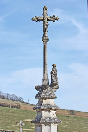 Fût et croix. © Région Bourgogne-Franche-Comté, Inventaire du patrimoine