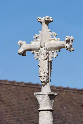 Détail : revers de la croix. © Région Bourgogne-Franche-Comté, Inventaire du patrimoine