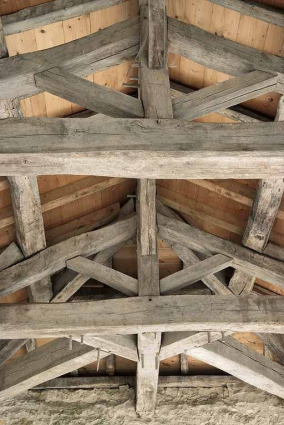 Charpente du lavoir situé place de l'église. © Région Bourgogne-Franche-Comté, Inventaire du patrimoine