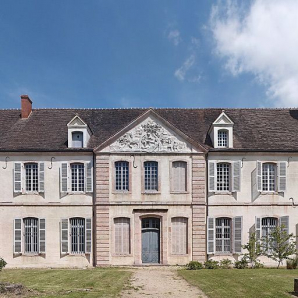 Avant-corps central de l'élévation ouest de l'aile gauche (ouest). © Région Bourgogne-Franche-Comté, Inventaire du patrimoine