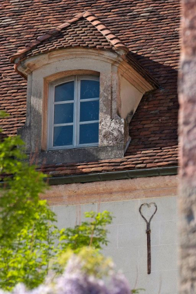 Détail de la toiture : lucarne. © Région Bourgogne-Franche-Comté, Inventaire du patrimoine