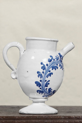 Une chevrette de profil. © Région Bourgogne-Franche-Comté, Inventaire du patrimoine