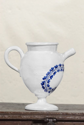 Une chevrette de profil. © Région Bourgogne-Franche-Comté, Inventaire du patrimoine