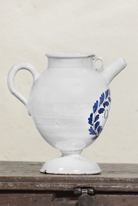 Une chevrette de profil. © Région Bourgogne-Franche-Comté, Inventaire du patrimoine