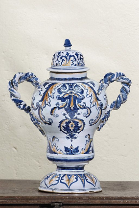 Premier pot, vue du revers. © Région Bourgogne-Franche-Comté, Inventaire du patrimoine