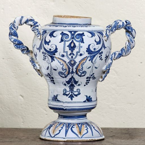 Deuxième pot, vue du revers. © Région Bourgogne-Franche-Comté, Inventaire du patrimoine