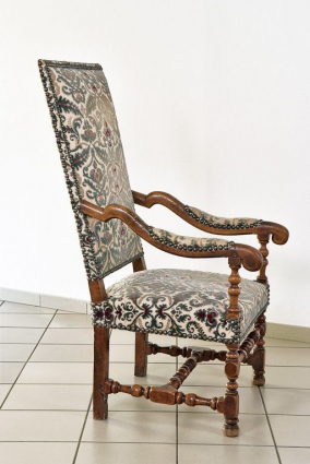 Vue de profil. © Région Bourgogne-Franche-Comté, Inventaire du patrimoine