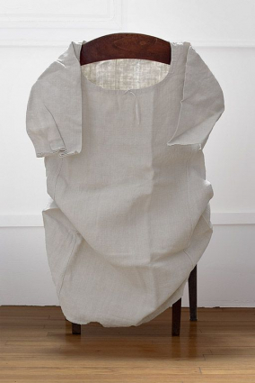 Chemise à large encolure. © Région Bourgogne-Franche-Comté, Inventaire du patrimoine