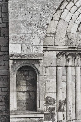 Détail du portail. © Région Bourgogne-Franche-Comté, Inventaire du patrimoine