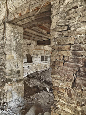 Ancienne chapelle : pièce donnant côté cour, vue depuis la pièce médiane. © Région Bourgogne-Franche-Comté, Inventaire du patrimoine