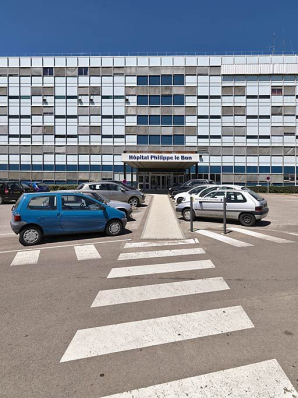 Bâtiment principal, partie centrale de la façade. © Région Bourgogne-Franche-Comté, Inventaire du patrimoine