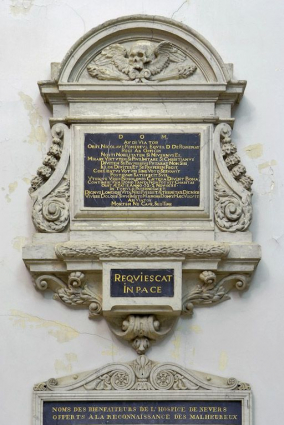 Chapelle : plaque funéraire. © Région Bourgogne-Franche-Comté, Inventaire du patrimoine