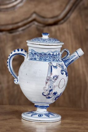 Une chevrette de profil. © Région Bourgogne-Franche-Comté, Inventaire du patrimoine