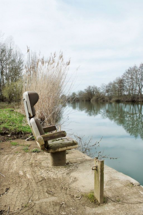 Vue du port de Bantanges. Un fauteuil d'avion. © Région Bourgogne-Franche-Comté, Inventaire du patrimoine