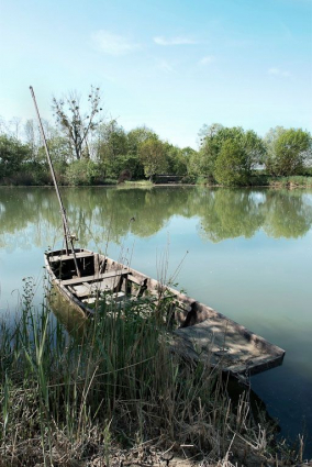 Une barque sur la Seille. © Région Bourgogne-Franche-Comté, Inventaire du patrimoine