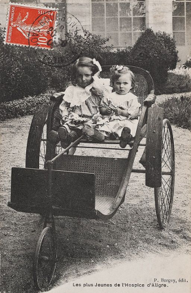 Les plus Jeunes de l'Hospice d'Aligre (P. Borgey, édit.). © Région Bourgogne-Franche-Comté, Inventaire du patrimoine