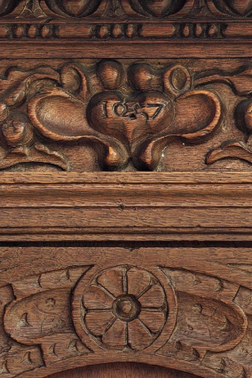 Détail de la cuve : date 1657. © Région Bourgogne-Franche-Comté, Inventaire du patrimoine