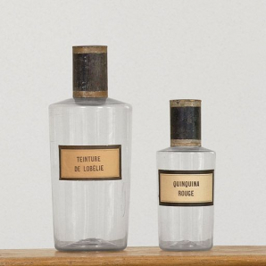 Vue de deux bouteilles. © Région Bourgogne-Franche-Comté, Inventaire du patrimoine