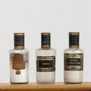 Vue de trois bouteilles. © Région Bourgogne-Franche-Comté, Inventaire du patrimoine