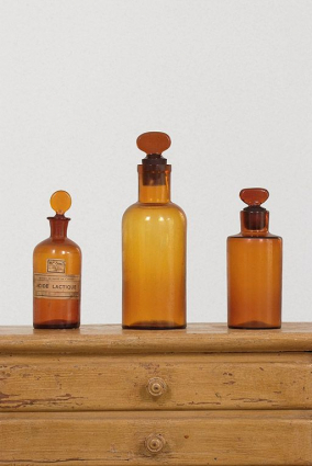 Vue de trois bouteilles. © Région Bourgogne-Franche-Comté, Inventaire du patrimoine