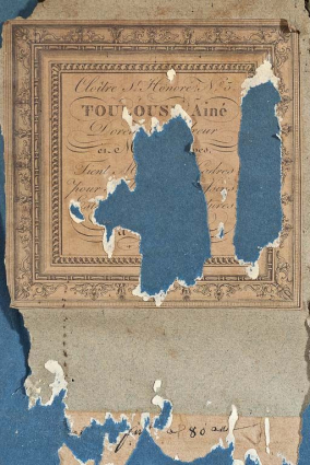 Revers : détail de l'étiquette. © Région Bourgogne-Franche-Comté, Inventaire du patrimoine