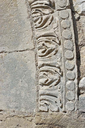 Détail du décor de la porte de la salle voûtée, rue du Château. © Région Bourgogne-Franche-Comté, Inventaire du patrimoine