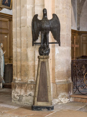 Vue d'ensemble de l'aigle-lutrin de gauche. © Région Bourgogne-Franche-Comté, Inventaire du patrimoine