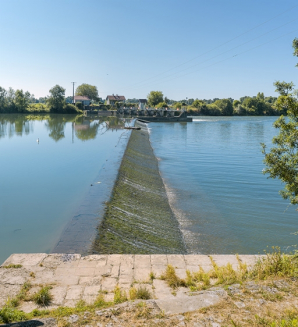 Le déversoir du barrage. © Région Bourgogne-Franche-Comté, Inventaire du patrimoine