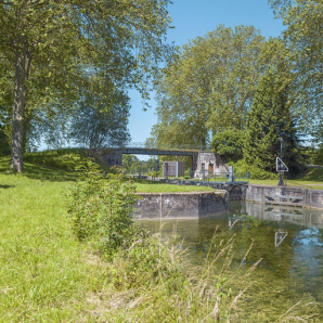 Vue d'ensemble du pont, depuis l'aval. © Région Bourgogne-Franche-Comté, Inventaire du patrimoine