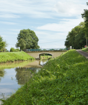 Vue d'ensemble du pont et du site. © Région Bourgogne-Franche-Comté, Inventaire du patrimoine