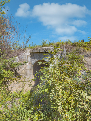 Le ponceau avec ses murs en aile, côté Saône. © Région Bourgogne-Franche-Comté, Inventaire du patrimoine