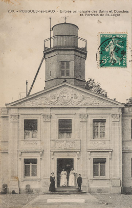 Façade de l'établissement thermal, détail de l'avant-corps central avec son décor de pilastres. © Région Bourgogne-Franche-Comté, Inventaire du patrimoine