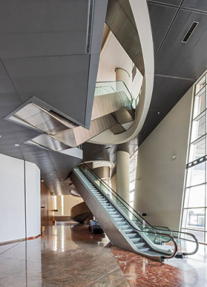 Foyer nord : escaliers mécaniques. © Région Bourgogne-Franche-Comté, Inventaire du patrimoine