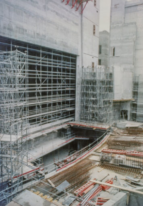 Construction : fosse d'orchestre et cadre de scène. 28 octobre 1996. © Région Bourgogne-Franche-Comté, Inventaire du patrimoine