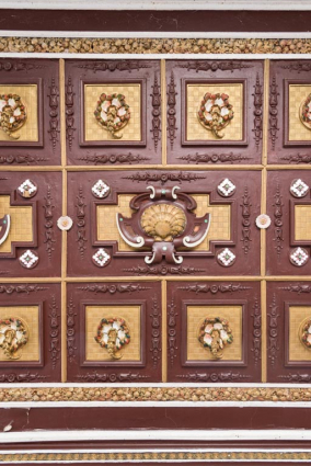 Corps sud, 2e étage : plafond à caisson marquant l'emplacement d'une ancienne chambre. © Région Bourgogne-Franche-Comté, Inventaire du patrimoine