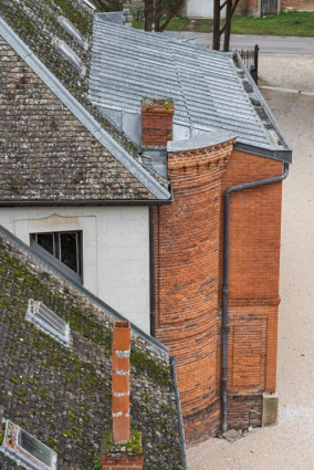 Toiture du foyer (corps nord), depuis le "Donjon". © Région Bourgogne-Franche-Comté, Inventaire du patrimoine