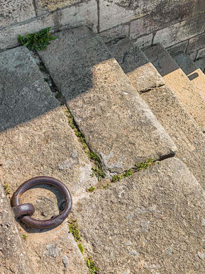 Les marches du port Villiers : détail d'un organeau. © Région Bourgogne-Franche-Comté, Inventaire du patrimoine