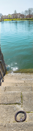 Les escaliers du port Villiers et vue sur la rive gauche. © Région Bourgogne-Franche-Comté, Inventaire du patrimoine