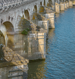 Les avant-becs du pont Saint-Laurent. © Région Bourgogne-Franche-Comté, Inventaire du patrimoine